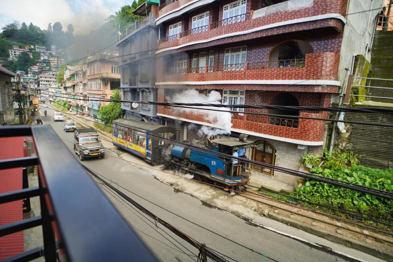 Hotel Hill Queen Near Sherpa Gumba Darjeeling Mall 5 Min Couple Friendly Exterior photo